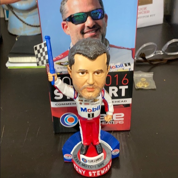 Tony Stewart TMS bobble head - Picture 2 of 2